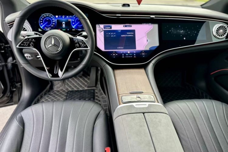 Used Mercedes-Benz EQS 2022 Updated Version 450+ Pioneer Edition Interior 2