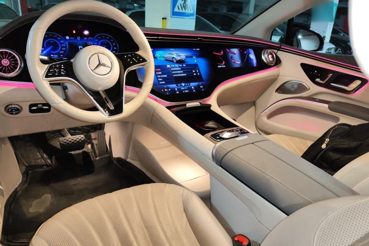 Used Mercedes-Benz EQS 2022 Updated Version 450+ Pioneer Edition Interior 2