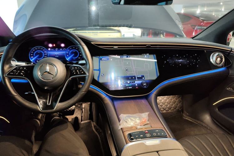 Used Mercedes-Benz EQS 2022 Updated Version 450+ Pioneer Edition Interior 2