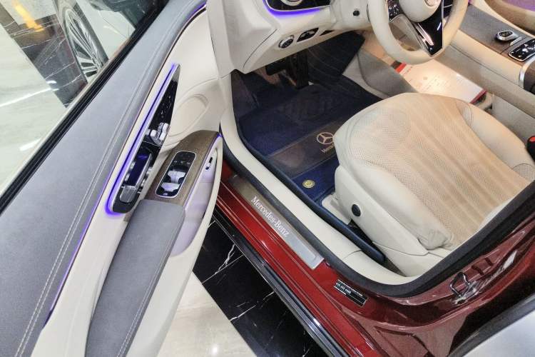 Used Mercedes-Benz EQS 2022 450+ Pioneer Edition Interior 3