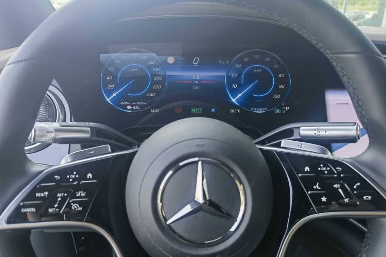 Used Mercedes-Benz EQS 2022 Updated Version 450+ Pioneer Edition Interior 3