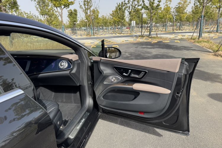 Used Mercedes-Benz EQS 2022 450+ Pioneer Edition Interior 3