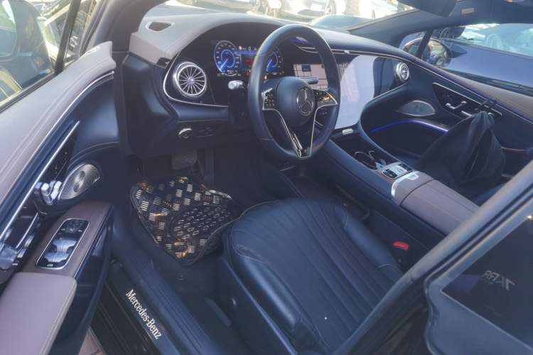 Used Mercedes-Benz EQS 2022 Updated Version 450+ Pioneer Edition Interior 3