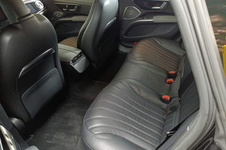 Used Mercedes-Benz EQS 2022 Updated Version 450+ Luxury Edition Interior 4