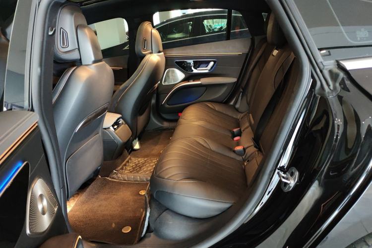 Used Mercedes-Benz EQS 2022 Updated Version 450+ Pioneer Edition Interior 4