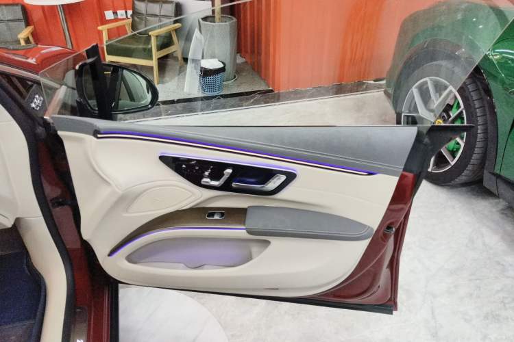 Used Mercedes-Benz EQS 2022 450+ Pioneer Edition Interior 5