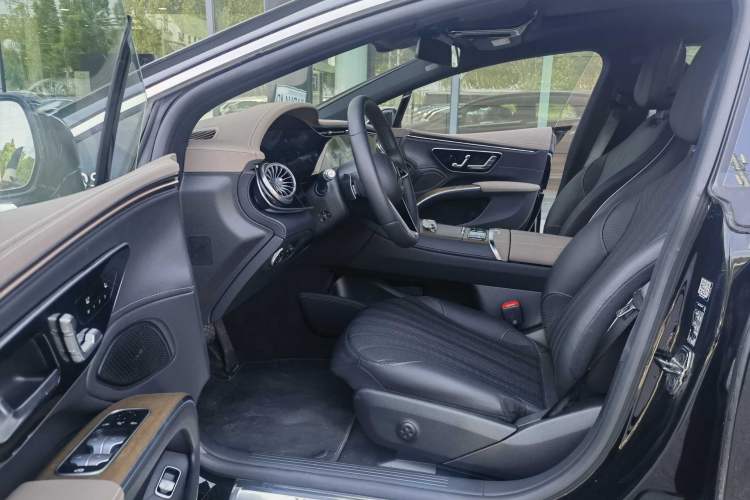 Used Mercedes-Benz EQS 2022 Updated Version 450+ Pioneer Edition Interior 6
