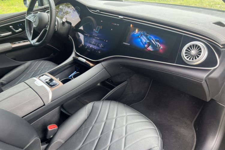 Used Mercedes-Benz EQS 2022 Updated 580 4MATIC Interior 6