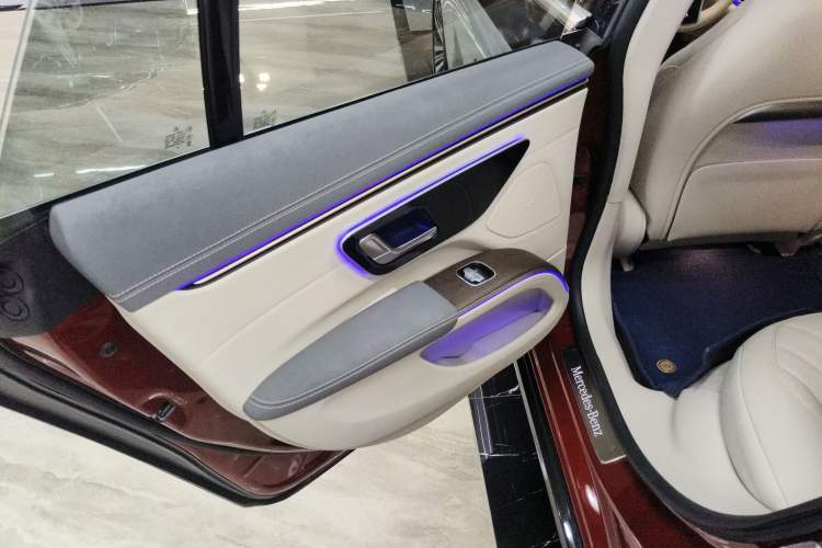 Used Mercedes-Benz EQS 2022 450+ Pioneer Edition Interior 8