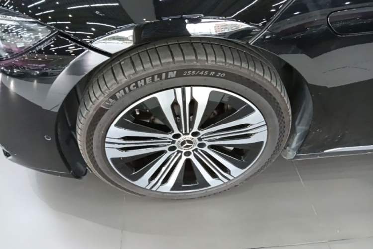 Used Mercedes-Benz EQS 2022 Updated Version 450+ Luxury Edition Left Front Wheel Hub
