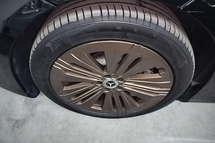 Used Mercedes-Benz EQS 2022 Updated Version 450+ Pioneer Edition Left Front Wheel Hub