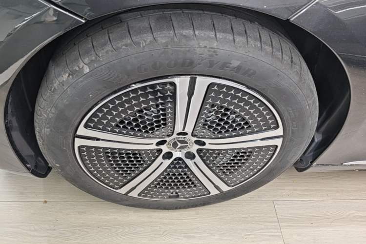 Used Mercedes-Benz EQS 2022 450+ Luxury Edition Left Front Wheel Hub