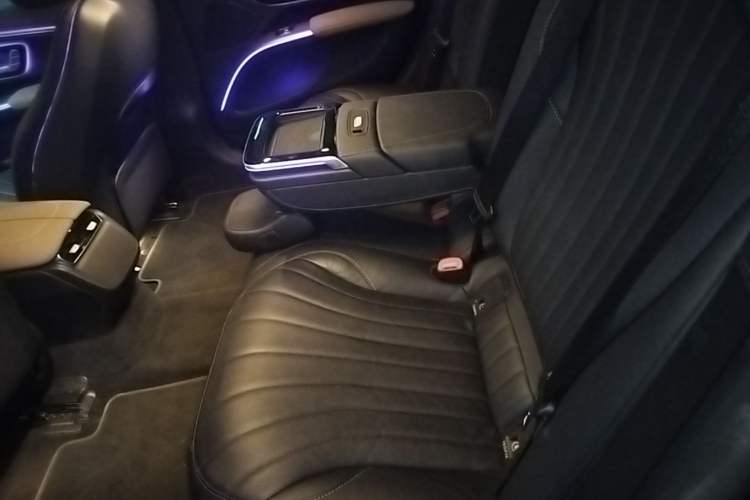 Used Mercedes-Benz EQS 2022 Updated Version 450+ Pioneer Edition Left Rear Seat