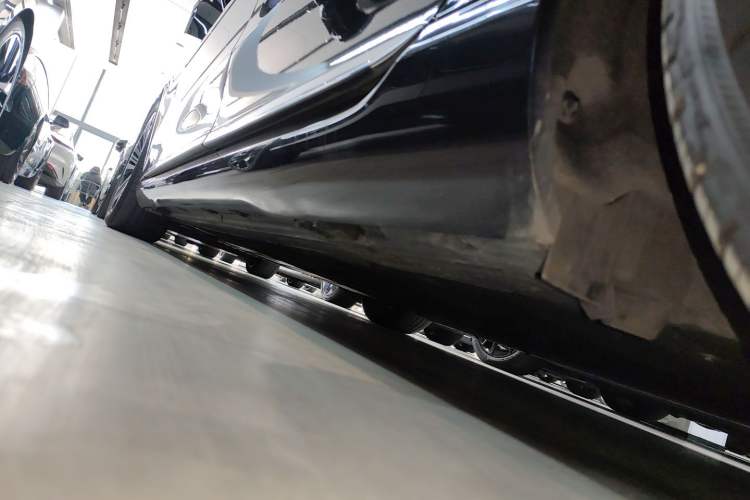 Used Mercedes-Benz EQS 2022 Updated Version 450+ Pioneer Edition Left Side Sill