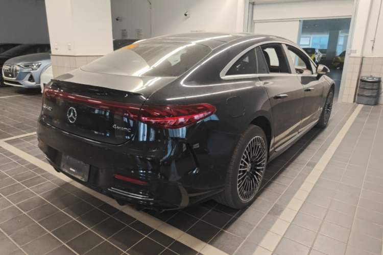 Used Mercedes-Benz EQS 2022 580 4MATIC Rear Right 45 Deg