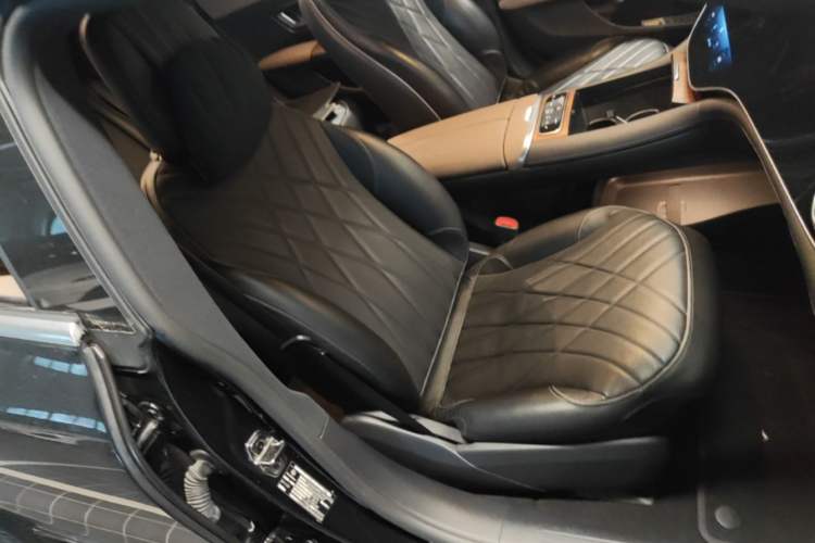 Used Mercedes-Benz EQS 2022 580 4MATIC Right Front Seat