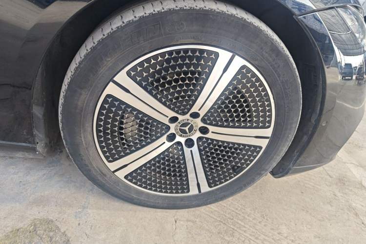 Used Mercedes-Benz EQS 2022 450+ Pioneer Edition Right Front Wheel Hub