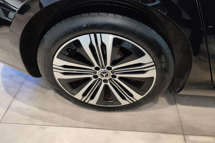 Used Mercedes-Benz EQS 2022 Updated Version 450+ Pioneer Edition Right Rear Wheel Hub