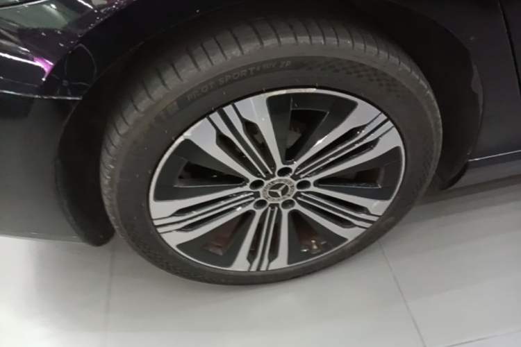 Used Mercedes-Benz EQS 2022 Updated Version 450+ Luxury Edition Right Rear Wheel Hub