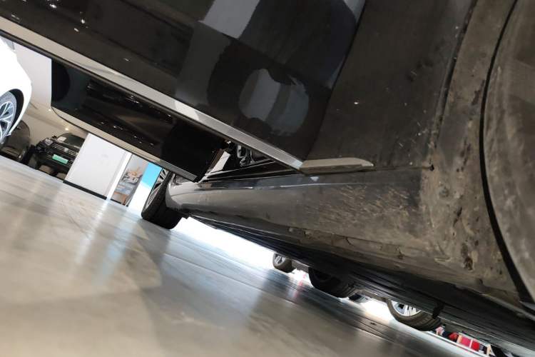 Used Mercedes-Benz EQS 2022 Updated Version 450+ Pioneer Edition Right Side Sill