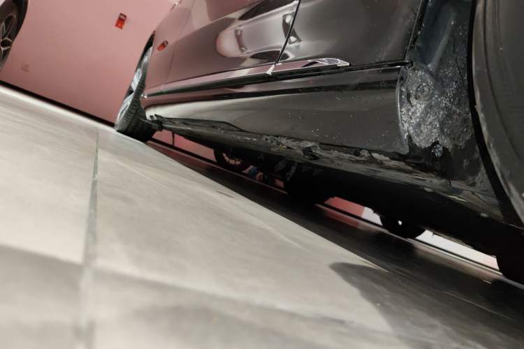 Used Mercedes-Benz EQS 2022 Updated Version 450+ Pioneer Edition Right Side Sill