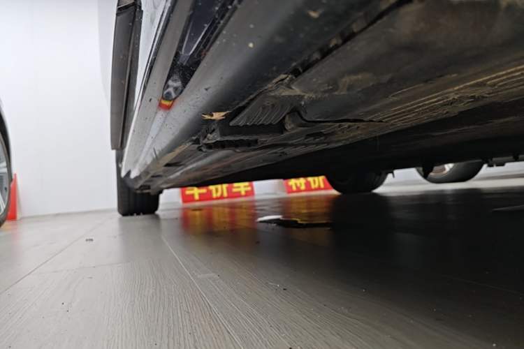 Used Mercedes-Benz EQS 2022 450+ Luxury Edition Right Side Sill
