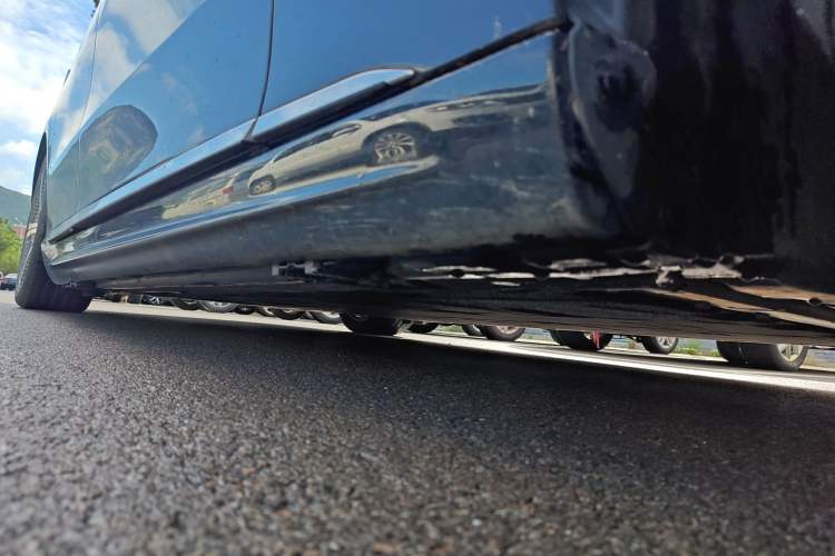 Used Mercedes-Benz EQS 2022 Updated Version 450+ Pioneer Edition Right Side Sill