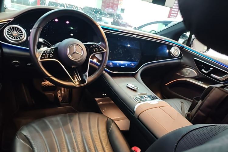 Used Mercedes-Benz EQS 2022 Updated Version 450+ Pioneer Edition Center Console