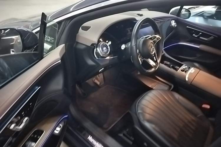 Used Mercedes-Benz EQS 2022 Updated Version 450+ Pioneer Edition Driver Seat