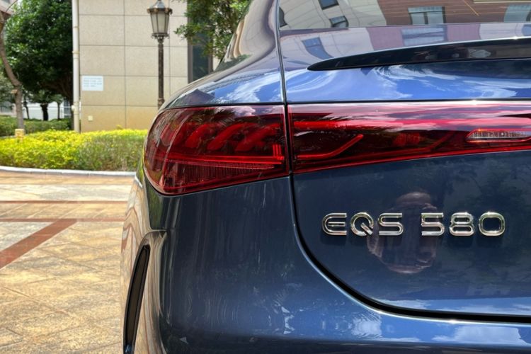 Used Mercedes-Benz EQS 2022 Updated 580 4MATIC Exterior 12