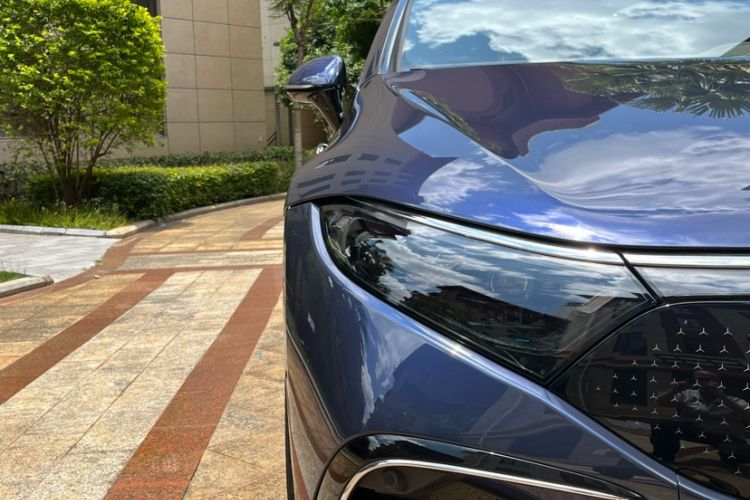 Used Mercedes-Benz EQS 2022 Updated 580 4MATIC Exterior 2