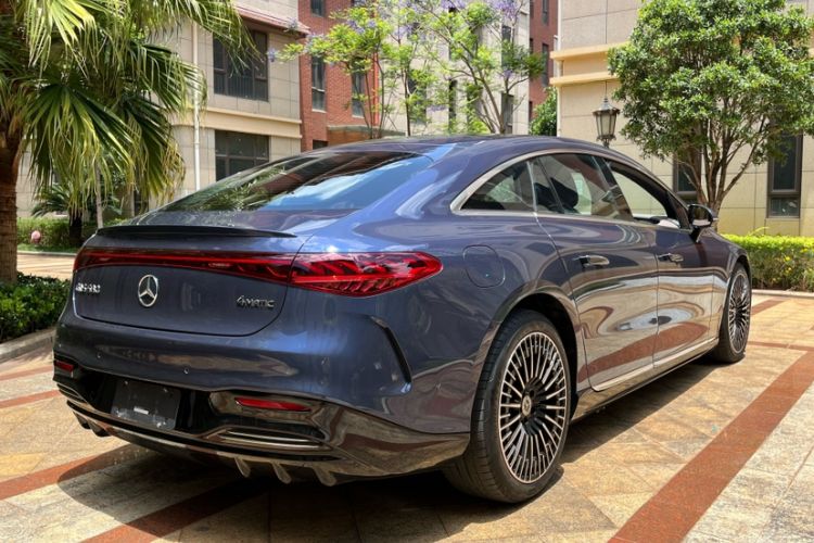 Used Mercedes-Benz EQS 2022 Updated 580 4MATIC Exterior 6