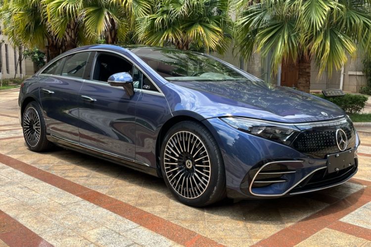 Used Mercedes-Benz EQS 2022 Updated 580 4MATIC Exterior 8