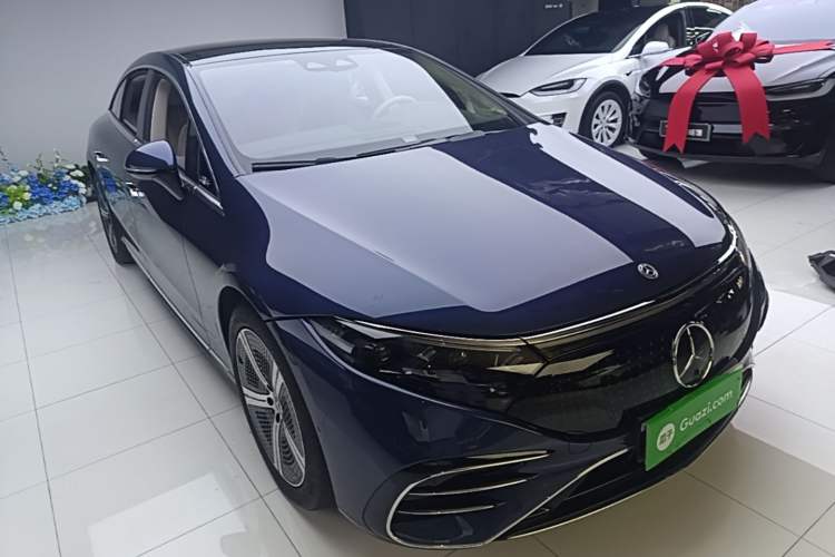 Used Mercedes-Benz EQS 2022 450+ Luxury Edition Front Right 45 Deg