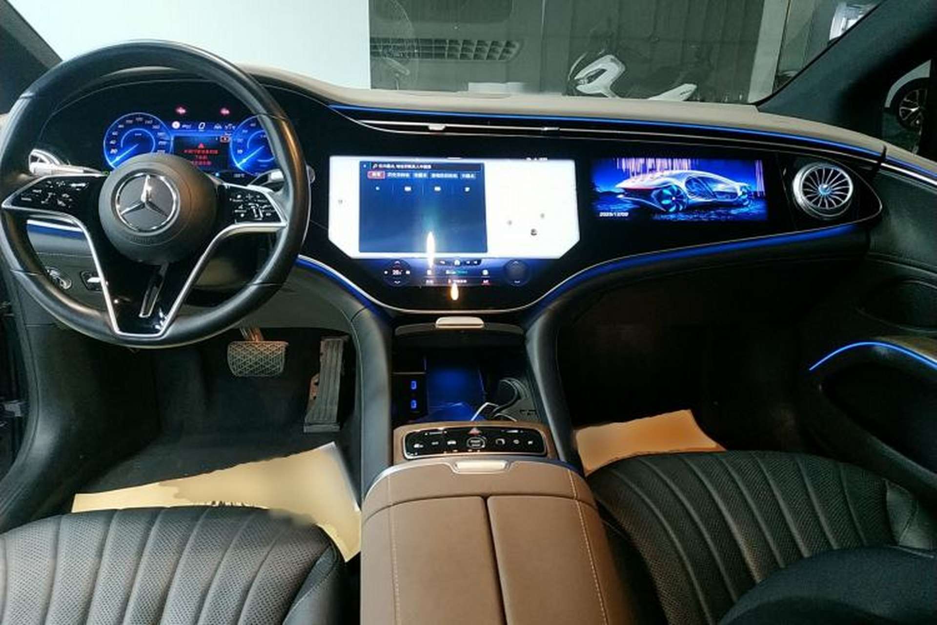 Used Mercedes-Benz EQS 2022 Updated Version 450+ Pioneer Edition Interior 2