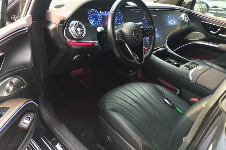Used Mercedes-Benz EQS 2022 Updated Version 450+ Pioneer Edition Interior 3
