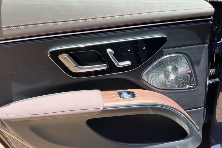 Used Mercedes-Benz EQS 2022 Updated 580 4MATIC Interior 3