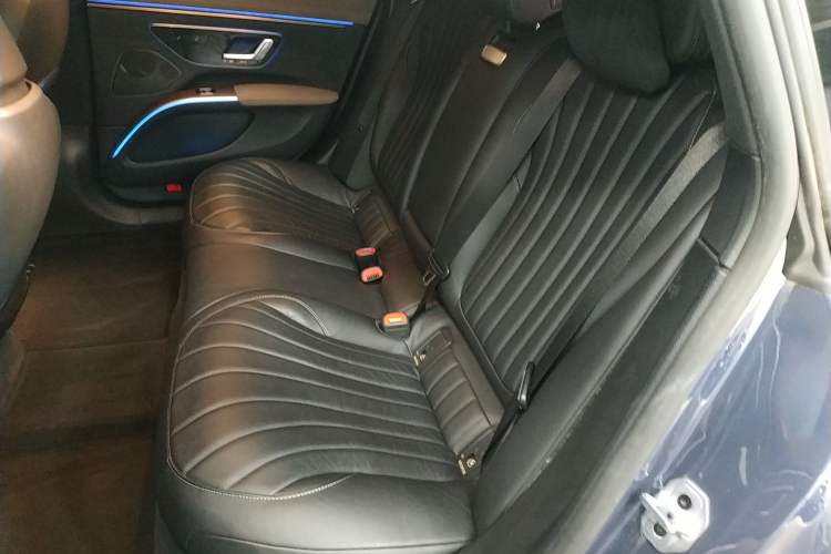 Used Mercedes-Benz EQS 2022 Updated Version 450+ Pioneer Edition Interior 4