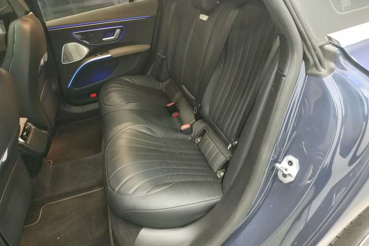 Used Mercedes-Benz EQS 2022 Updated Version 450+ Pioneer Edition Interior 4