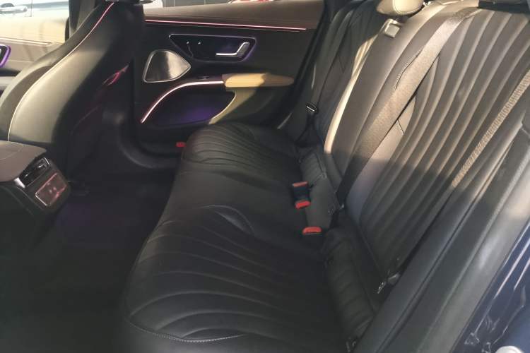Used Mercedes-Benz EQS 2022 Updated Version 450+ Pioneer Edition Interior 4