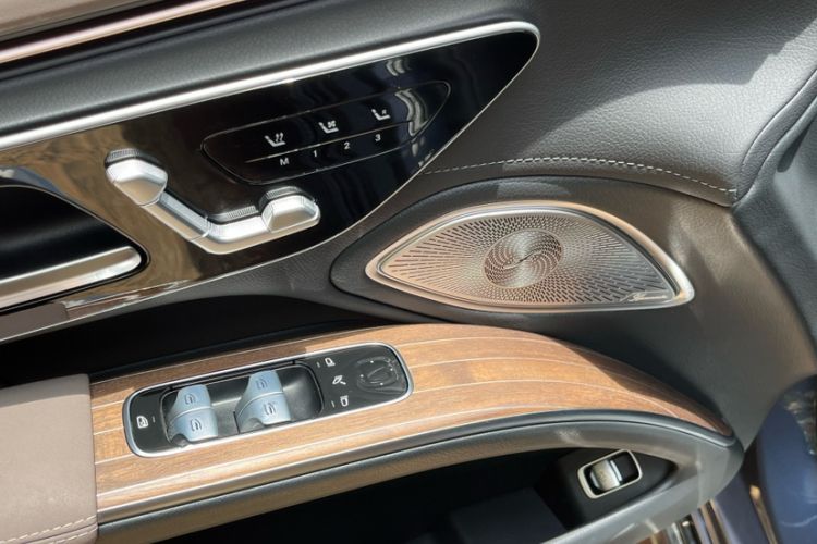 Used Mercedes-Benz EQS 2022 Updated 580 4MATIC Interior 8