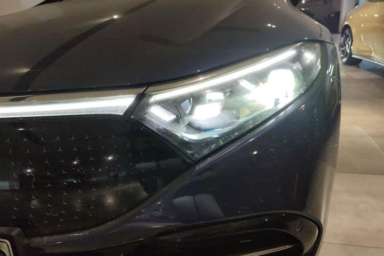 Used Mercedes-Benz EQS 2022 Updated Version 450+ Pioneer Edition Left Front Headlight