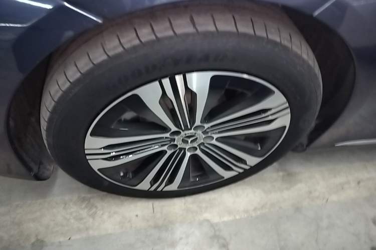 Used Mercedes-Benz EQS 2022 Updated Version 450+ Pioneer Edition Left Front Wheel Hub