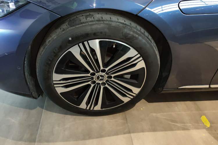 Used Mercedes-Benz EQS 2022 Updated Version 450+ Pioneer Edition Left Front Wheel Hub
