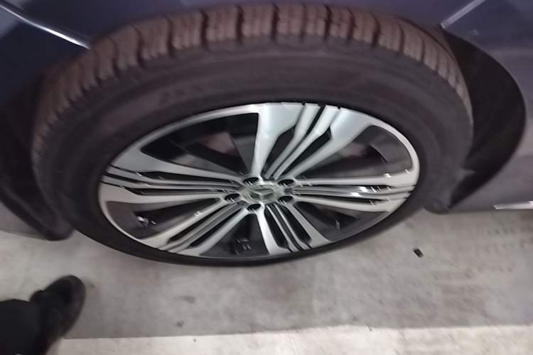Used Mercedes-Benz EQS 2022 Updated Version 450+ Pioneer Edition Left Front Wheel Hub