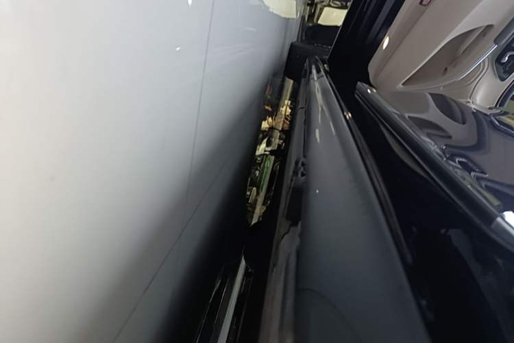 Used Mercedes-Benz EQS 2022 450+ Luxury Edition Left Side Sill