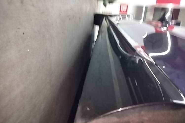 Used Mercedes-Benz EQS 2022 Updated Version 450+ Pioneer Edition Left Side Sill