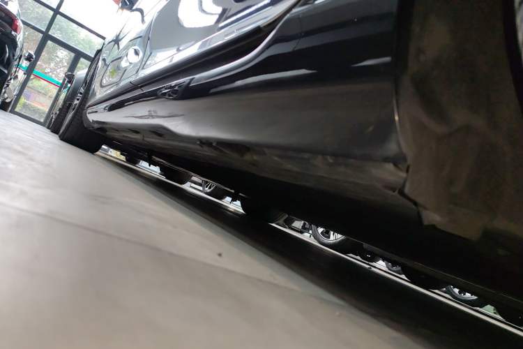Used Mercedes-Benz EQS 2022 Updated Version 450+ Pioneer Edition Left Side Sill