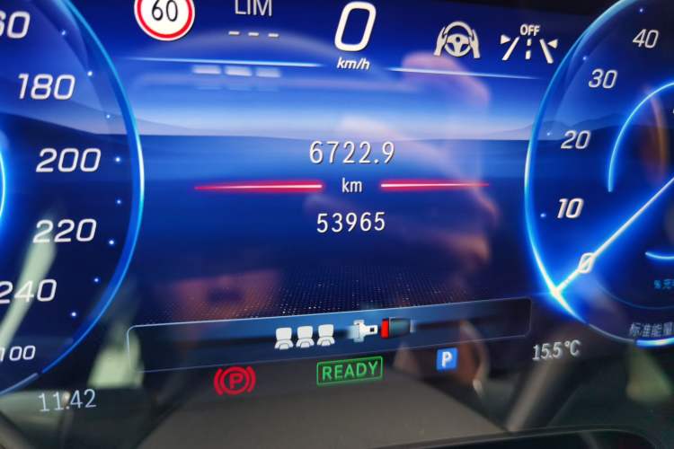 Used Mercedes-Benz EQS 2022 Updated Version 450+ Pioneer Edition Odometer Close Up