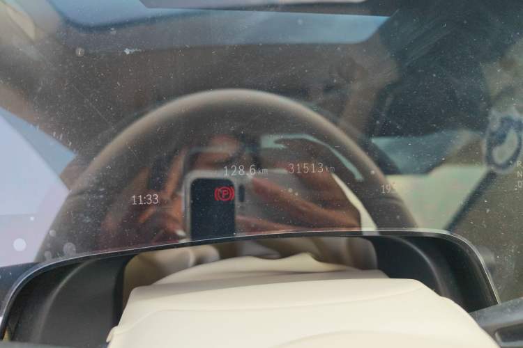 Used Mercedes-Benz EQS 2022 450+ Luxury Edition Odometer Close Up